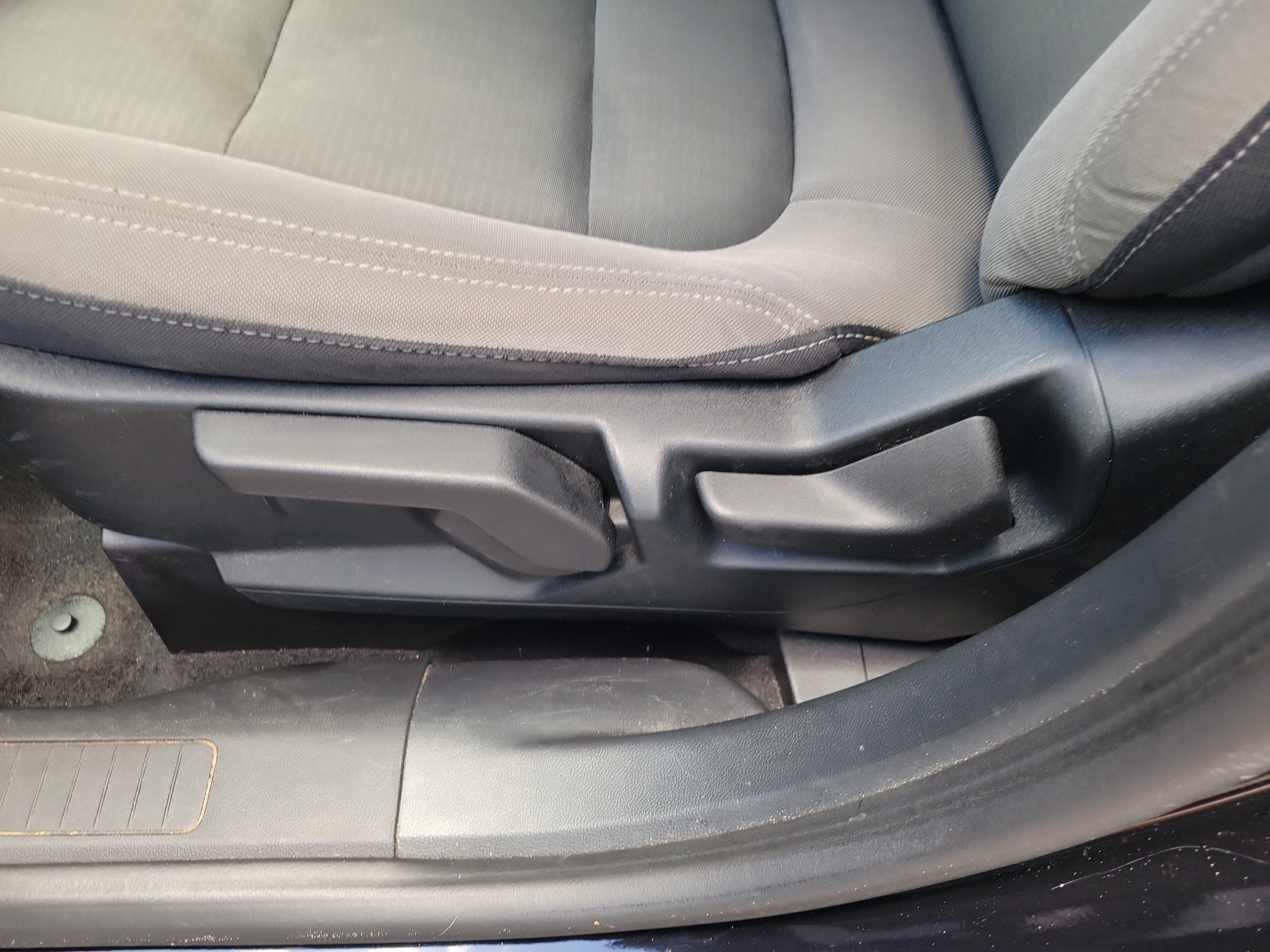 Certified 2020 Ford Escape S FWD image 18