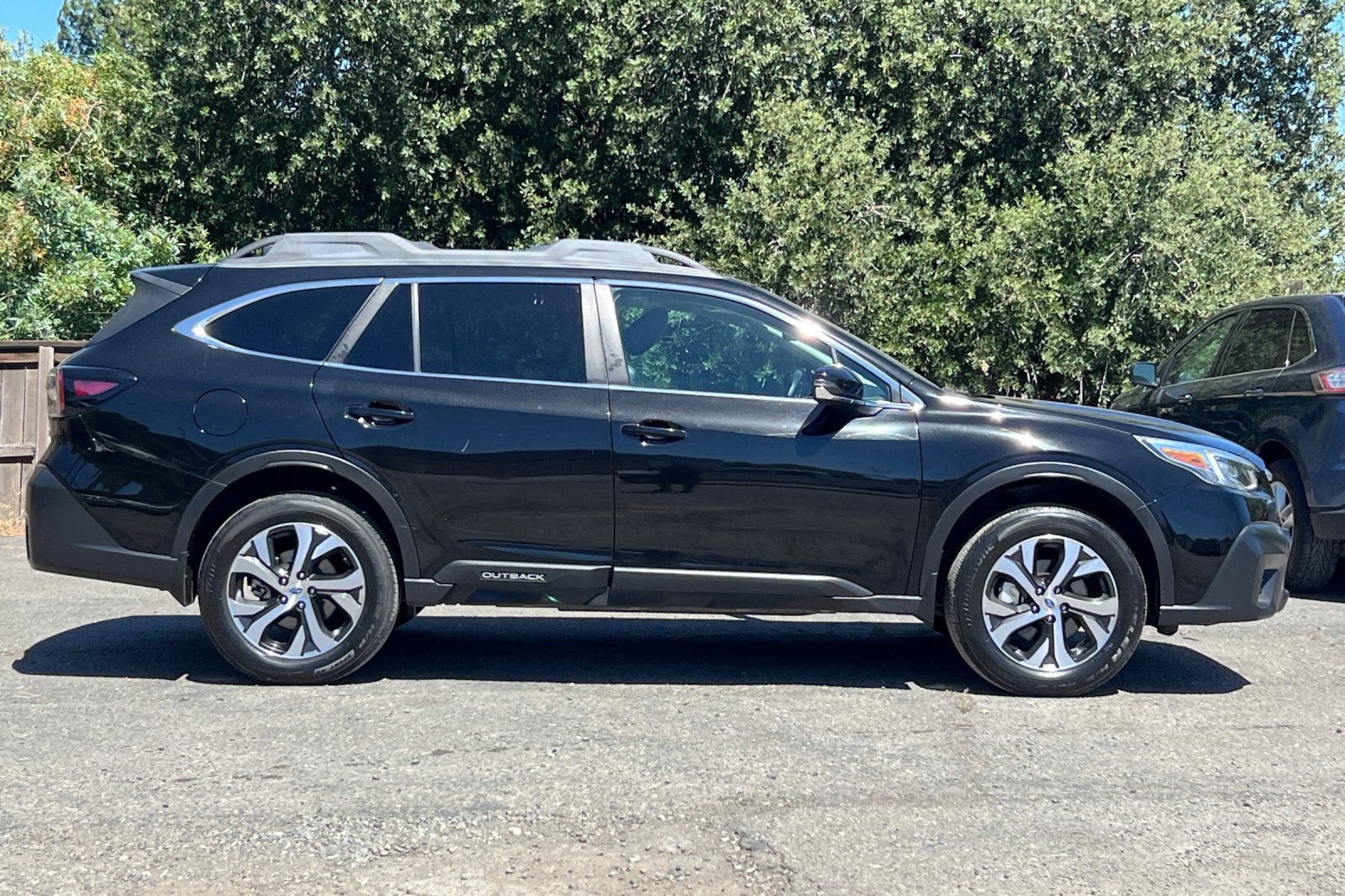 Used 2022 Subaru Outback Limited w/ Popular Package #2 AWD/4WD image 3