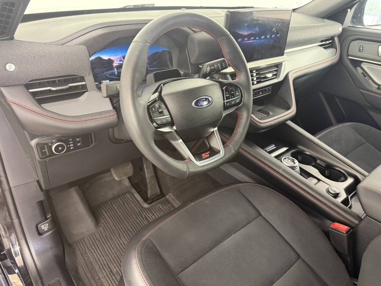 Certified 2025 Ford Explorer ST RWD image 18