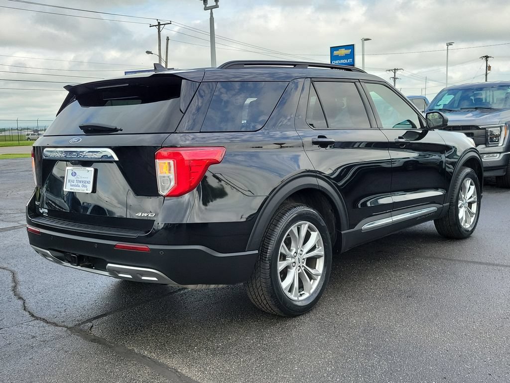 Certified 2023 Ford Explorer XLT w/ Equipment Group 202A AWD/4WD image 4