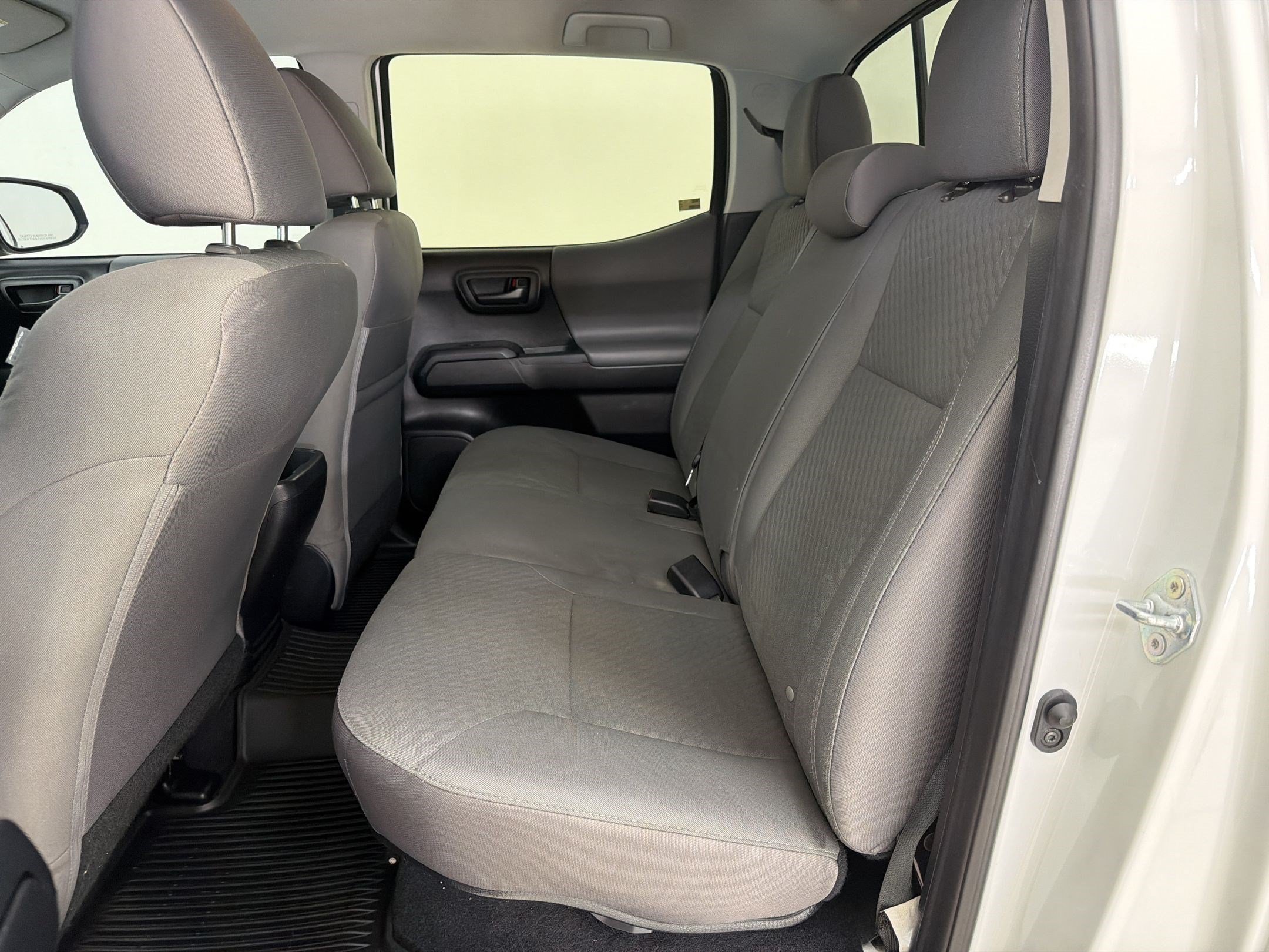 Used 2022 Toyota Tacoma SR AWD/4WD image 22