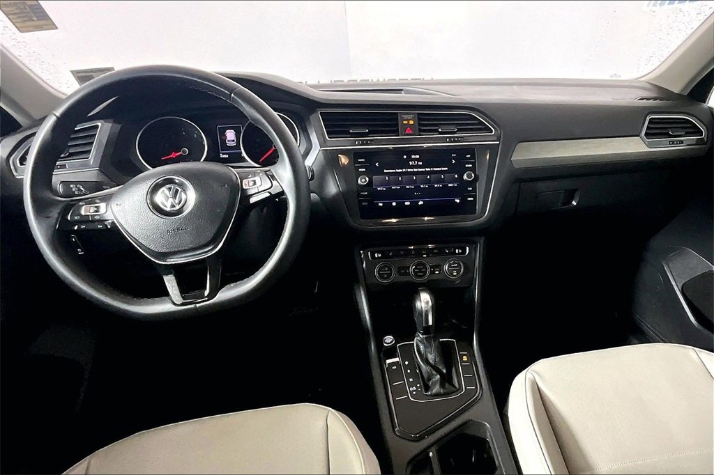 Used 2020 Volkswagen Tiguan SE image 11