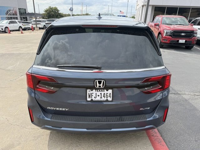 Used 2025 Honda Odyssey Elite image 4