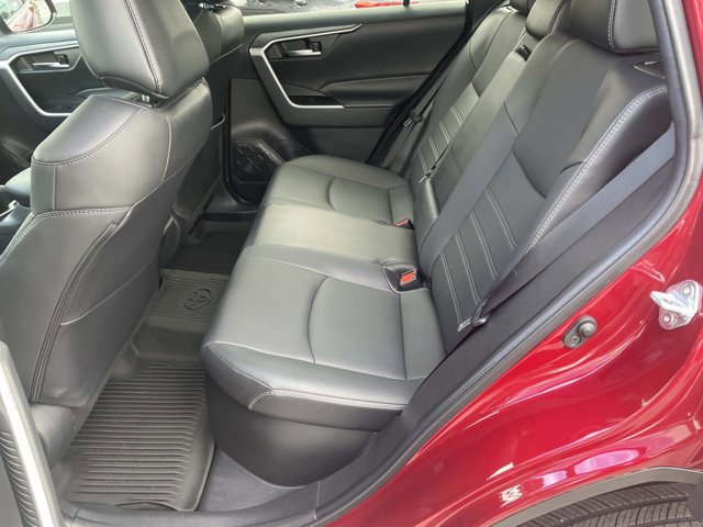 Used 2022 Toyota RAV4 XLE Premium image 12