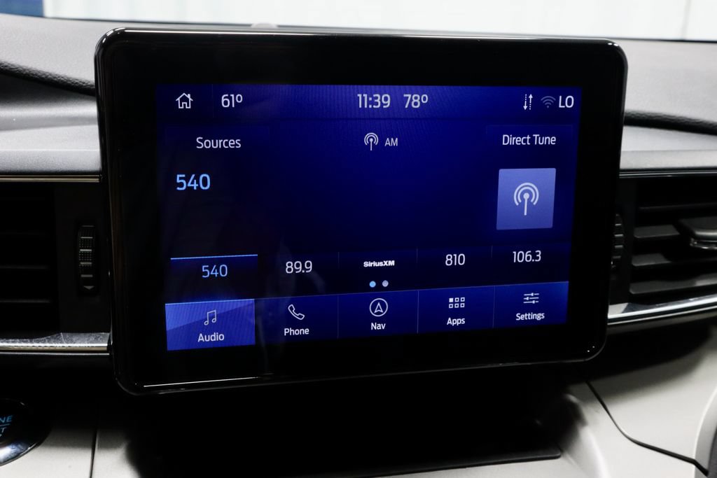 Certified 2022 Ford Explorer XLT w/ Equipment Group 202A AWD/4WD image 4