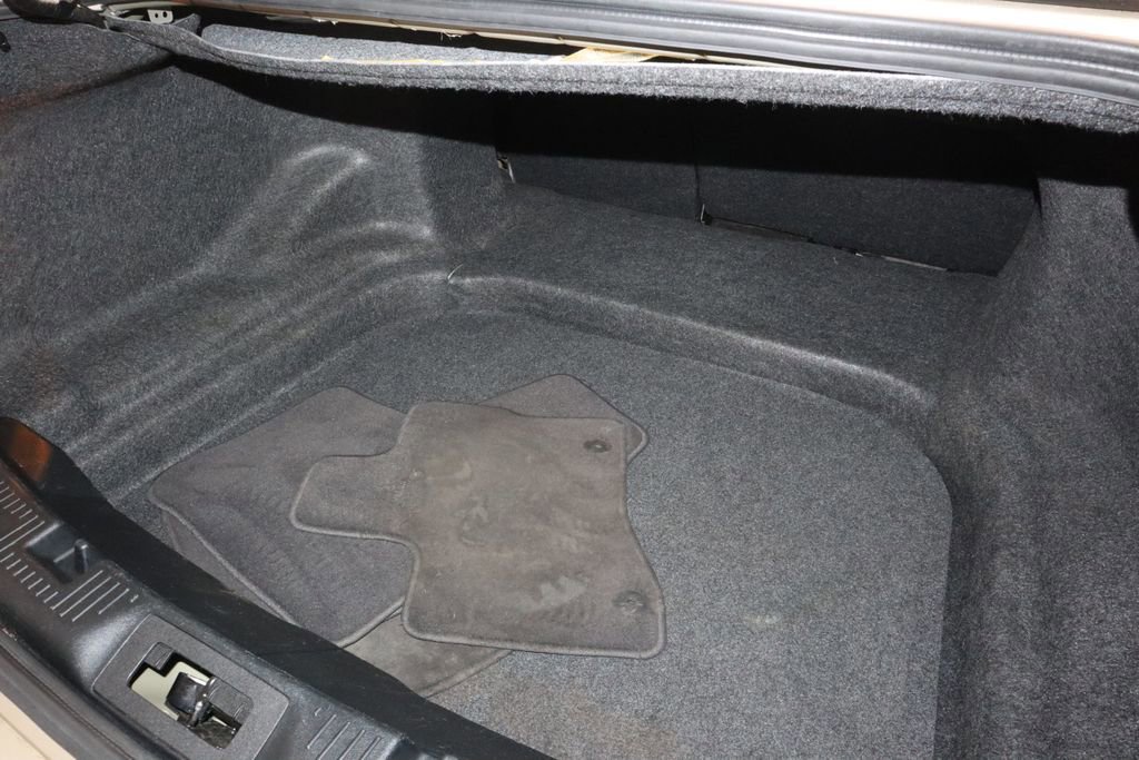 Certified 2018 Ford Taurus SEL image 15