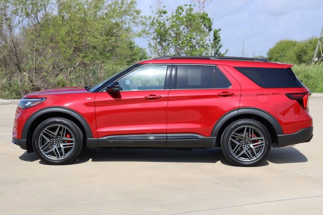 Certified 2025 Ford Explorer ST-Line w/ Premium Package RWD image 5