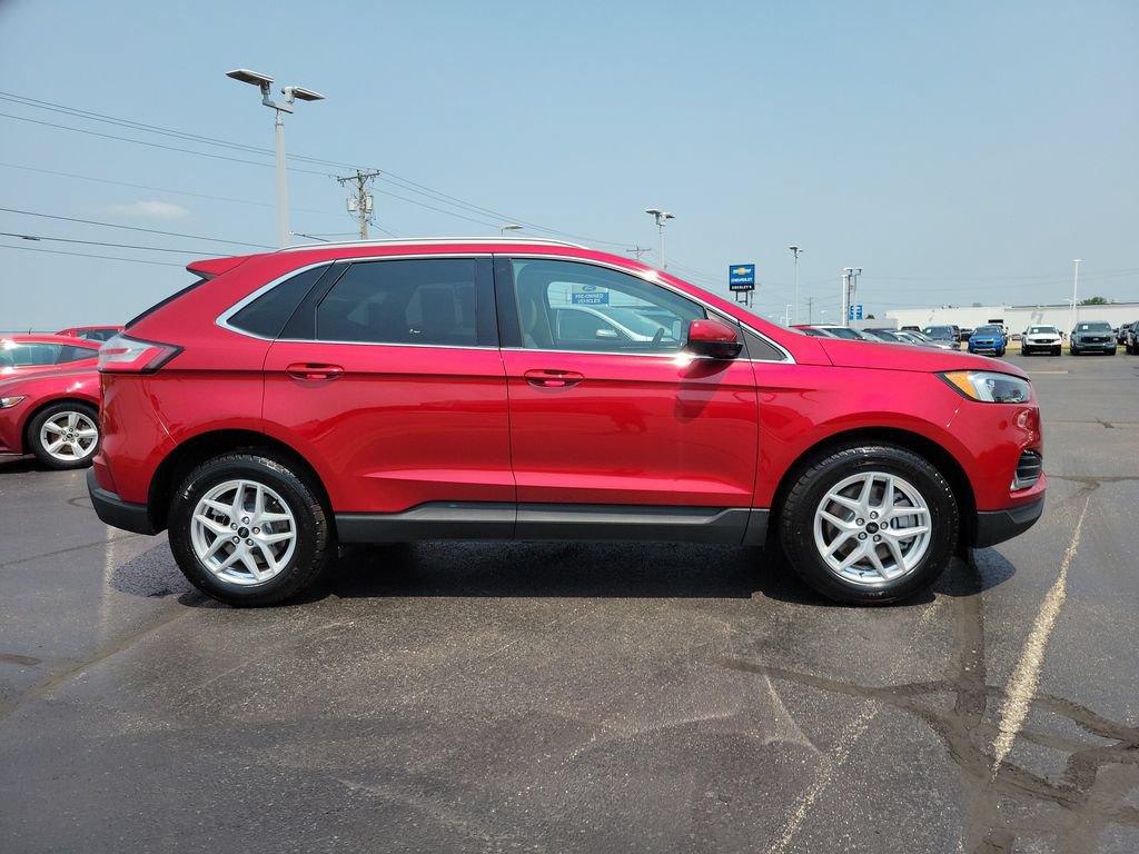 Certified 2024 Ford Edge SEL w/ Convenience Package AWD/4WD image 3