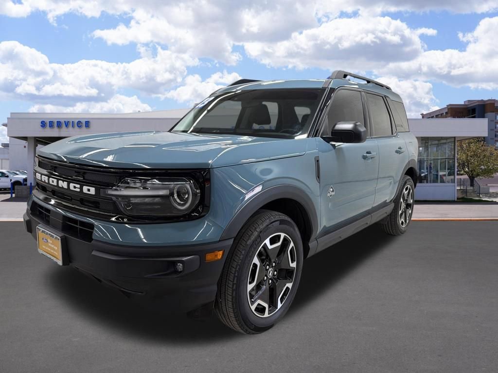Certified 2023 Ford Bronco Sport Outer Banks w/ Tech Package AWD/4WD image 7