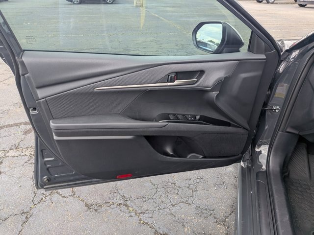 Used 2025 Toyota Camry SE FWD image 12