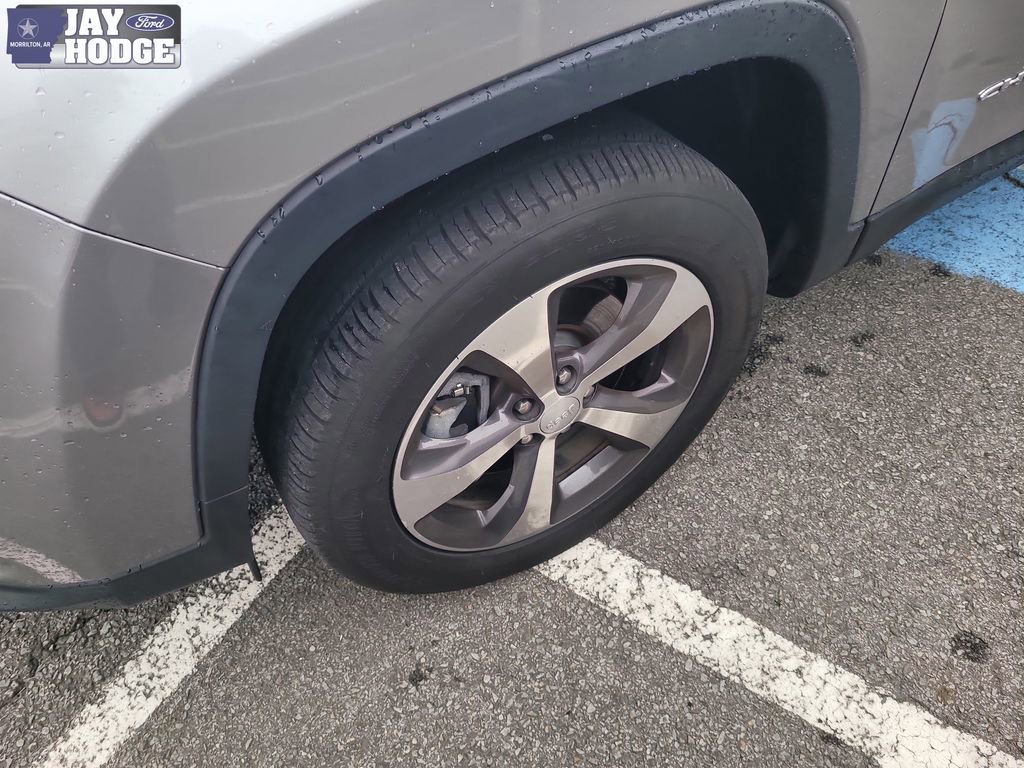 Used 2019 Jeep Cherokee Limited w/ Trailer Tow Group image 10