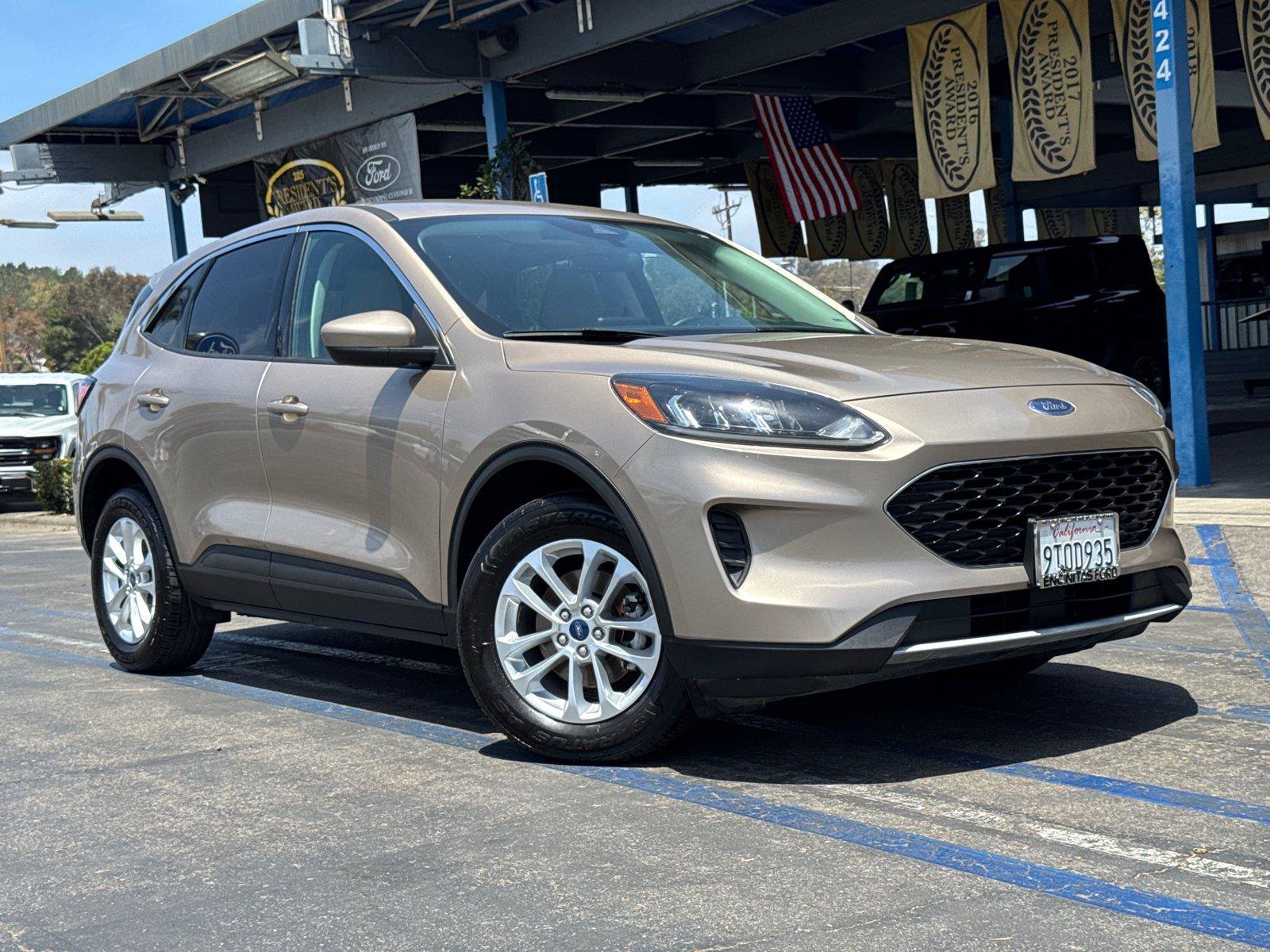 Certified 2021 Ford Escape SE w/ Convenience Package AWD/4WD image 2