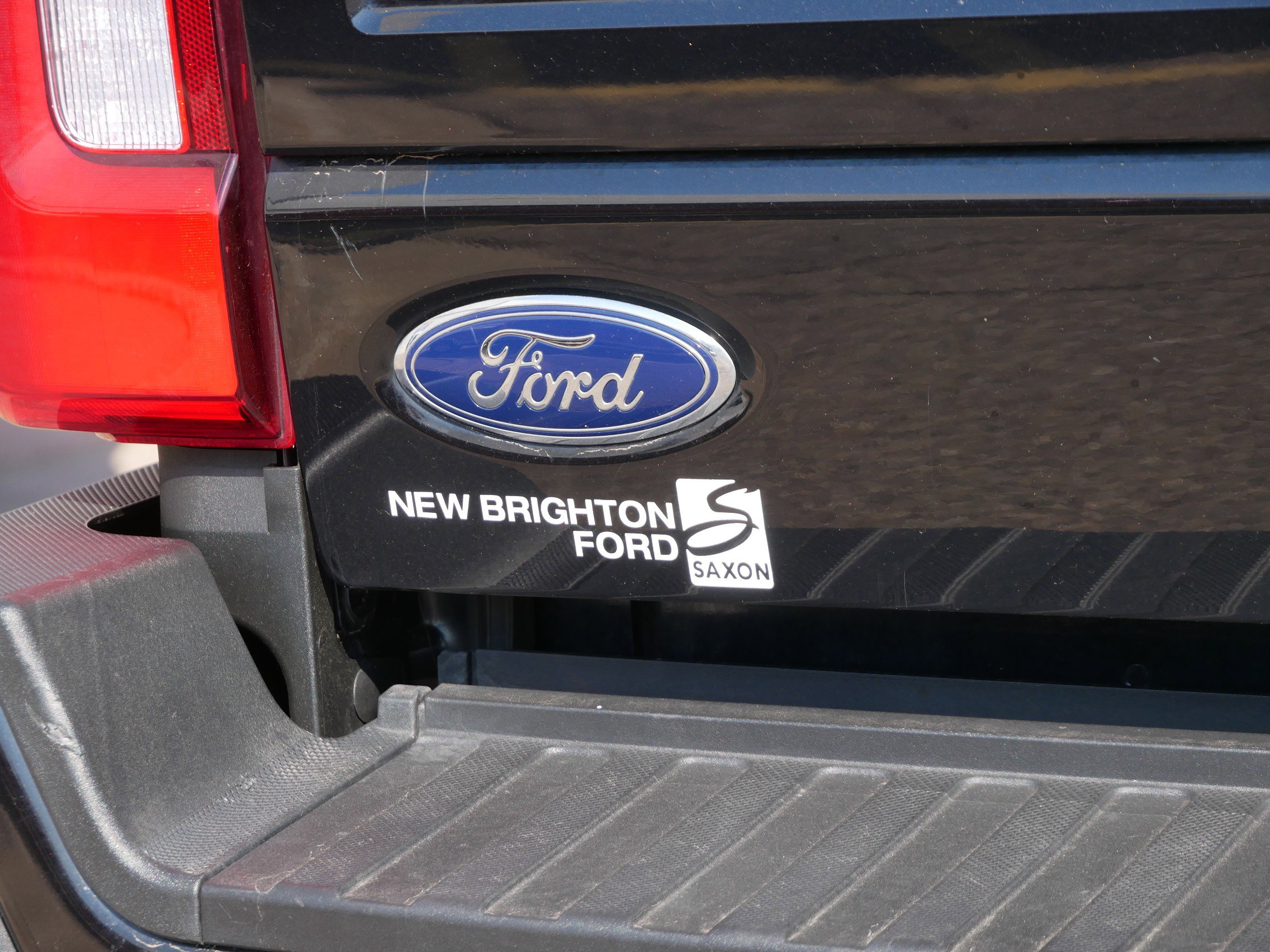 Certified 2024 Ford F350 Platinum w/ Tremor Off-Road Package AWD/4WD image 4