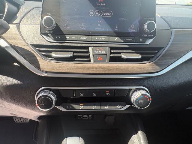 Used 2025 Nissan Altima 2.5 SV FWD image 21