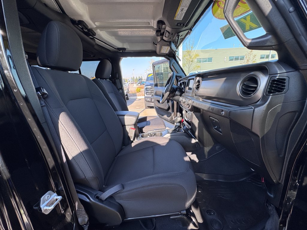 Used 2022 Jeep Wrangler Unlimited Sport AWD/4WD image 23