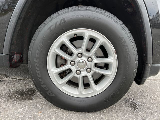 Used 2018 Jeep Grand Cherokee Laredo image 13