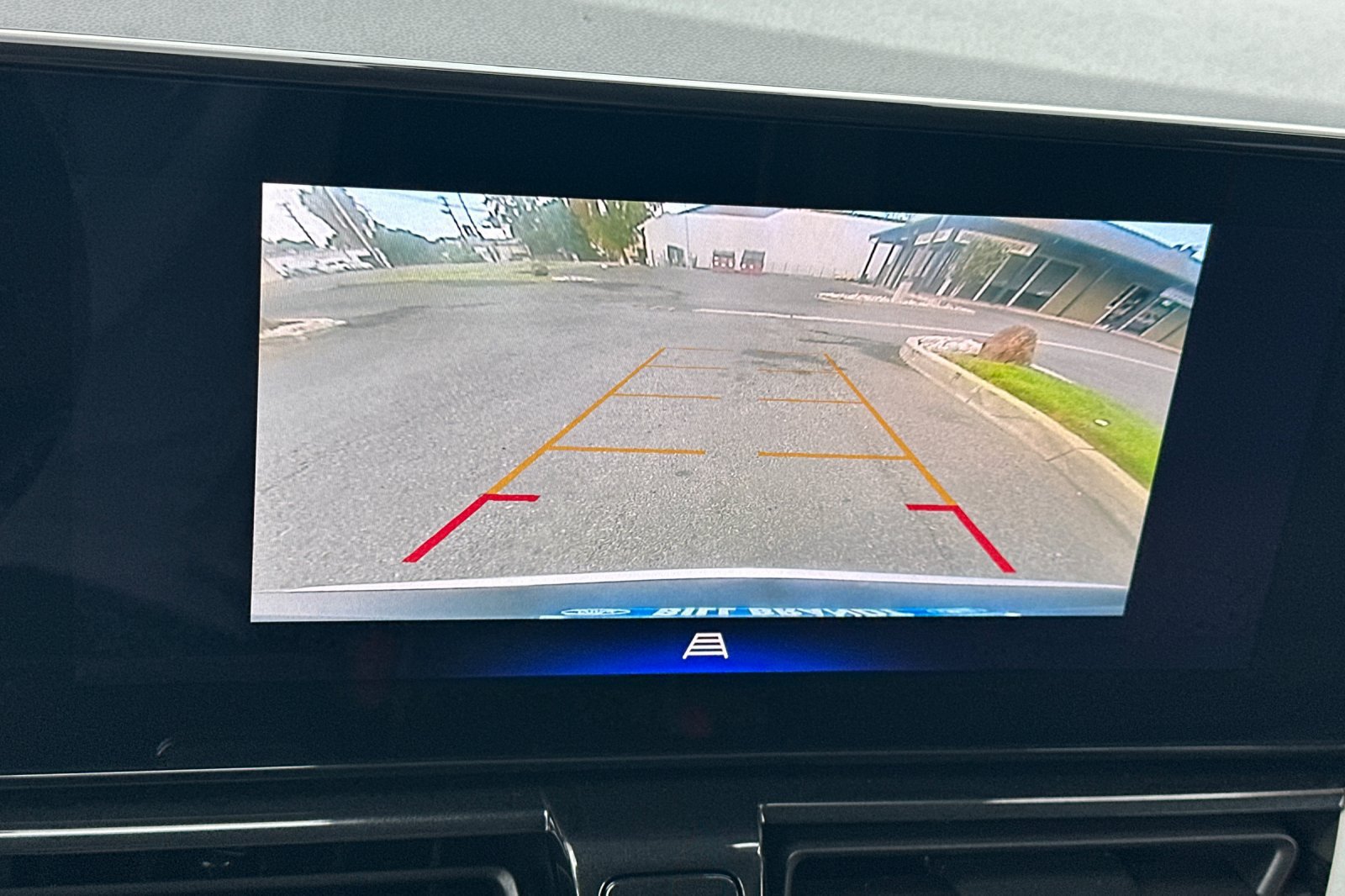 Used 2025 Chevrolet TrailBlazer LT FWD image 18