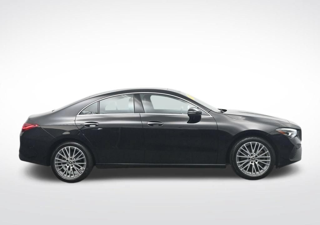 Used 2025 Mercedes-Benz CLA 250 image 4
