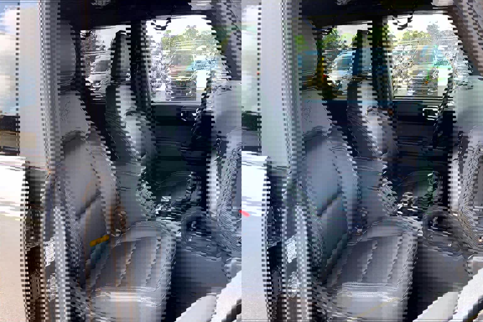 Certified 2025 Ford Bronco Badlands w/ Sasquatch Package image 11