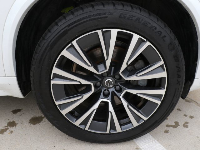 Used 2022 Volvo XC90 T6 Momentum w/ Climate Package AWD/4WD image 8