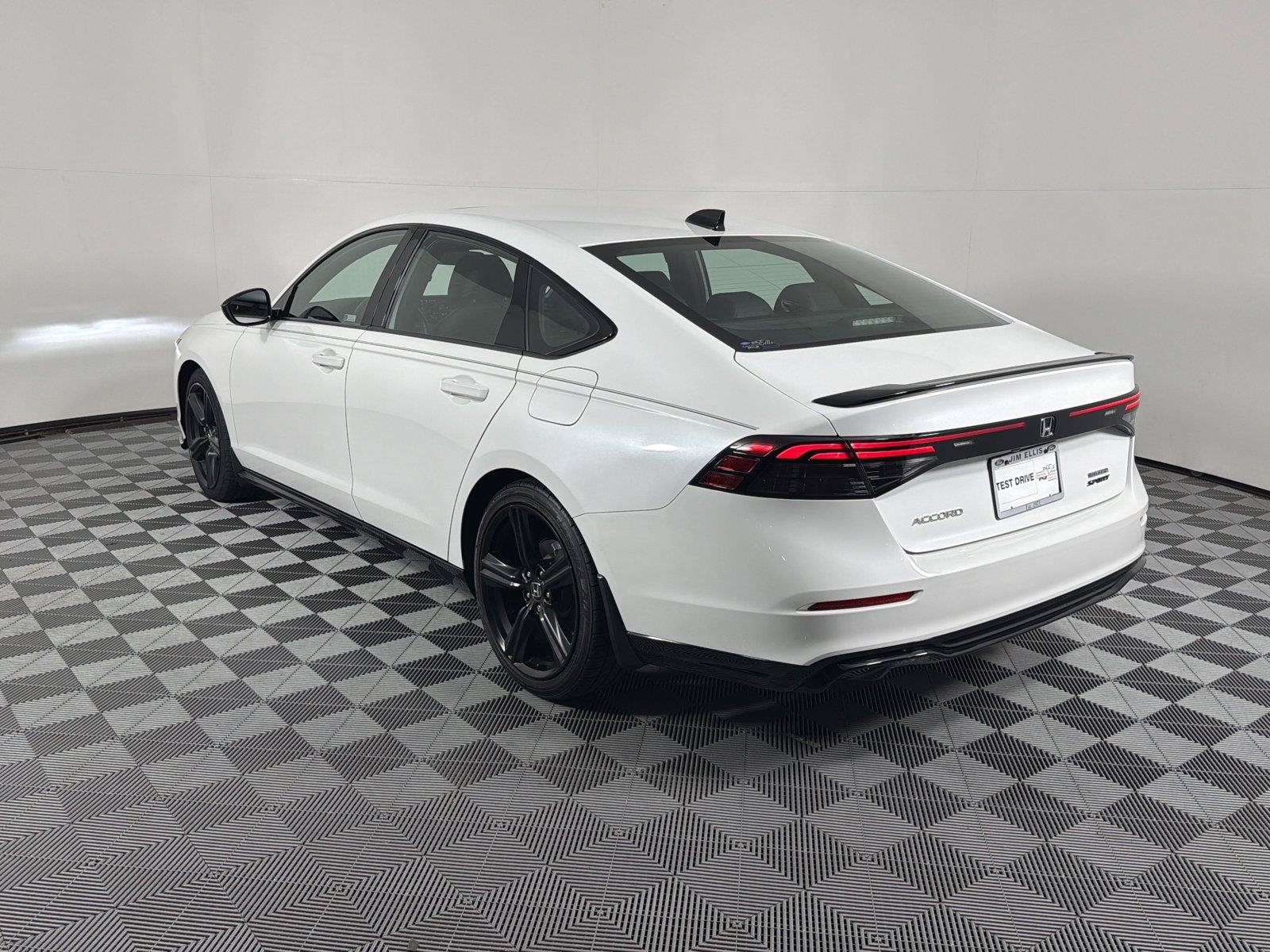 Used 2024 Honda Accord Sport image 5