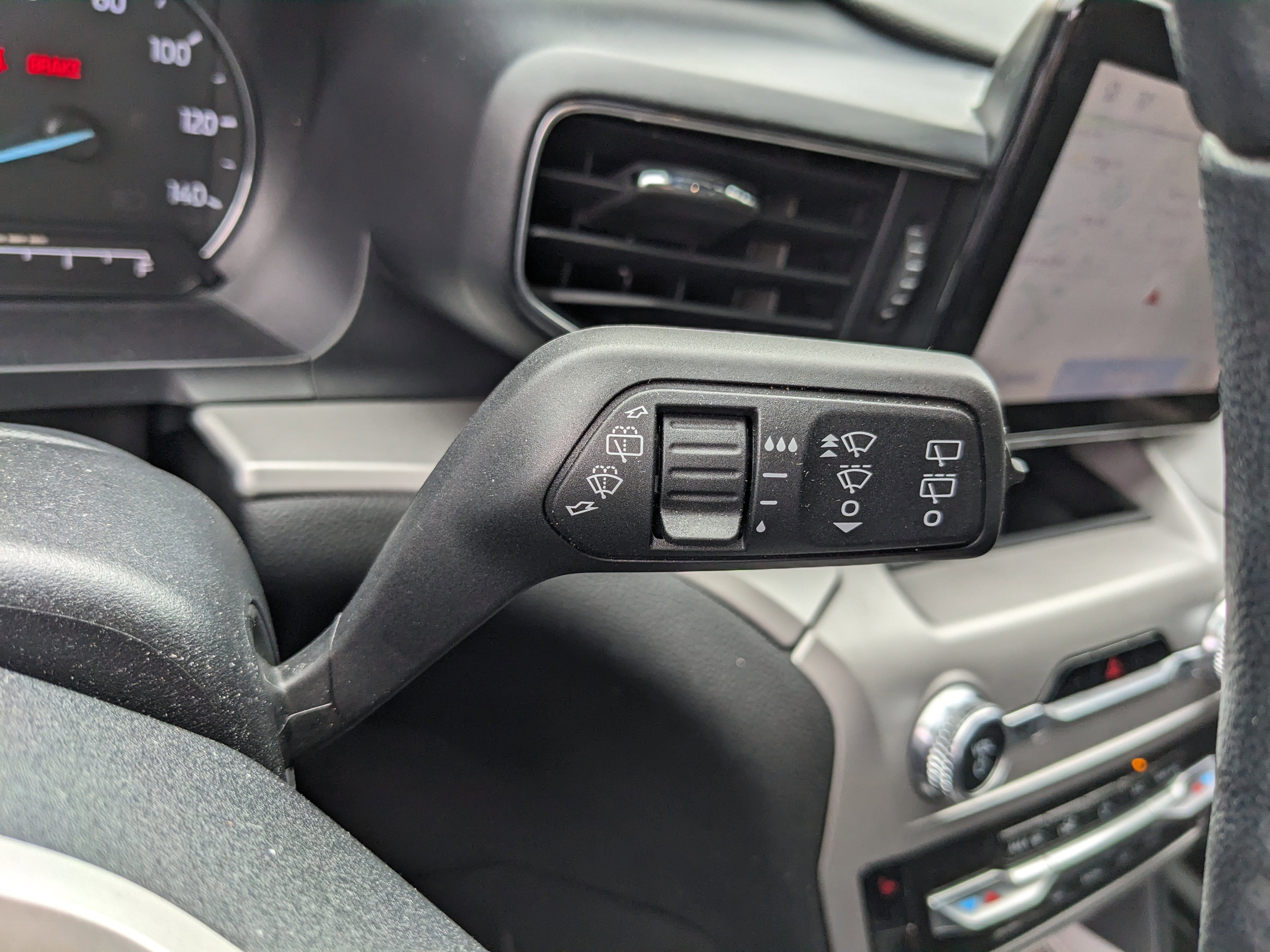 Certified 2022 Ford Explorer XLT w/ Equipment Group 202A image 30