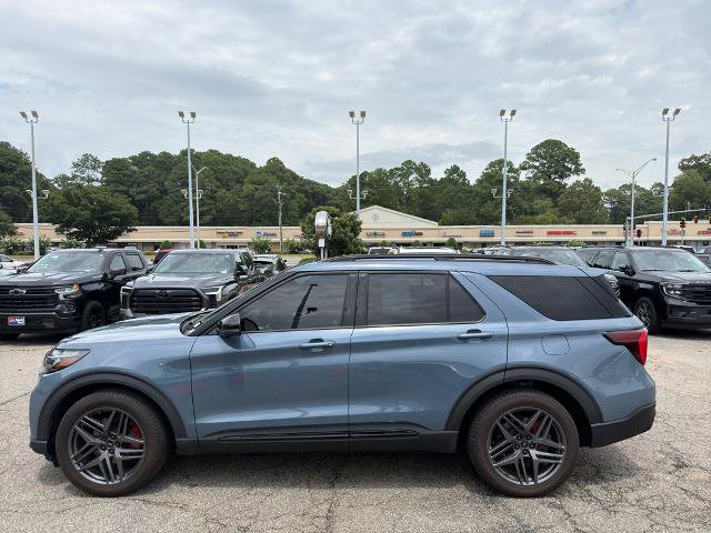 Certified 2025 Ford Explorer ST w/ Sun And Sound Package AWD/4WD image 8