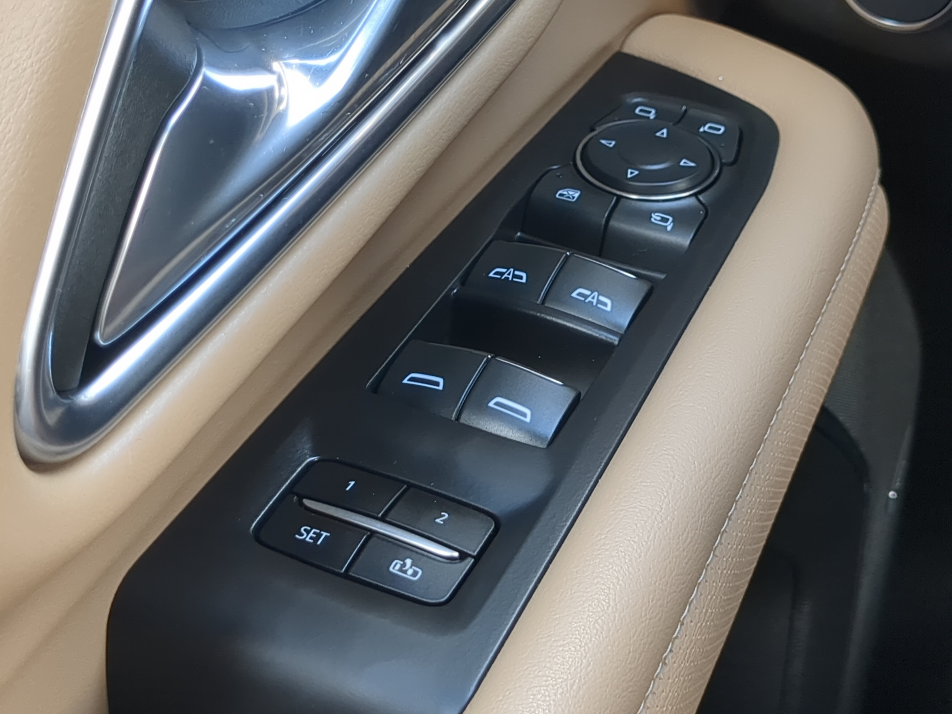Used 2023 Chevrolet Tahoe Premier AWD/4WD image 22