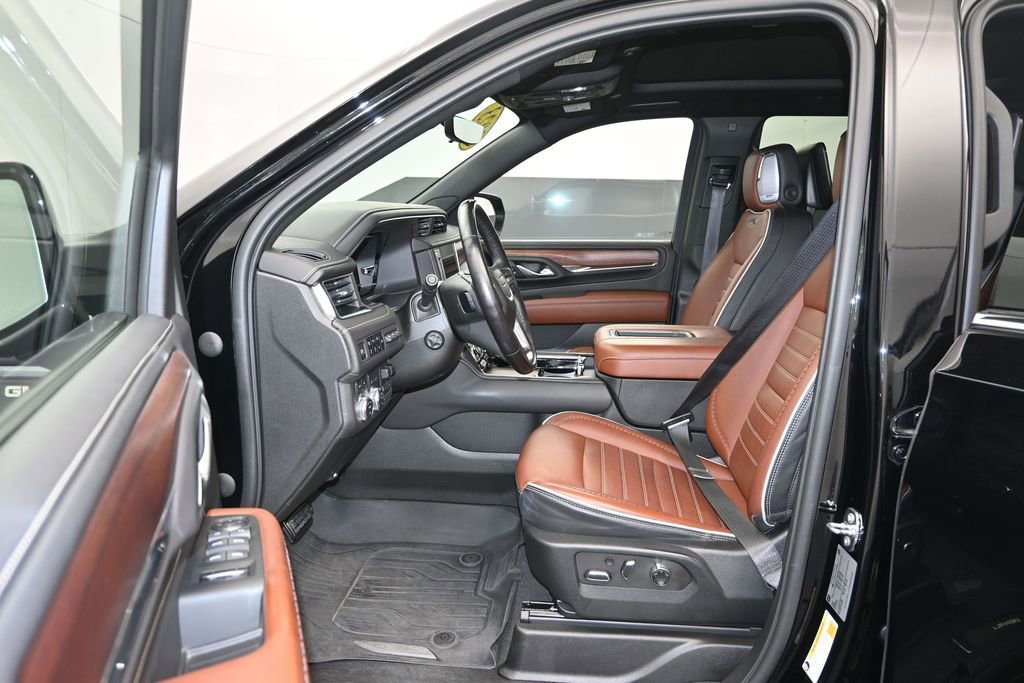 Used 2023 GMC Yukon Denali Ultimate AWD/4WD image 13