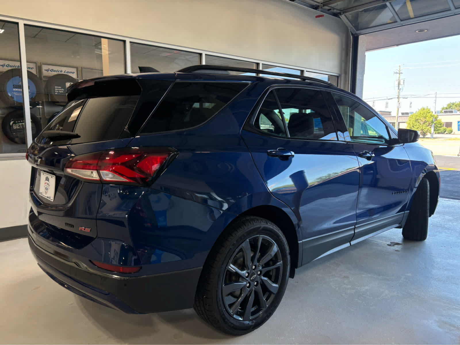 Used 2022 Chevrolet Equinox RS AWD/4WD image 6