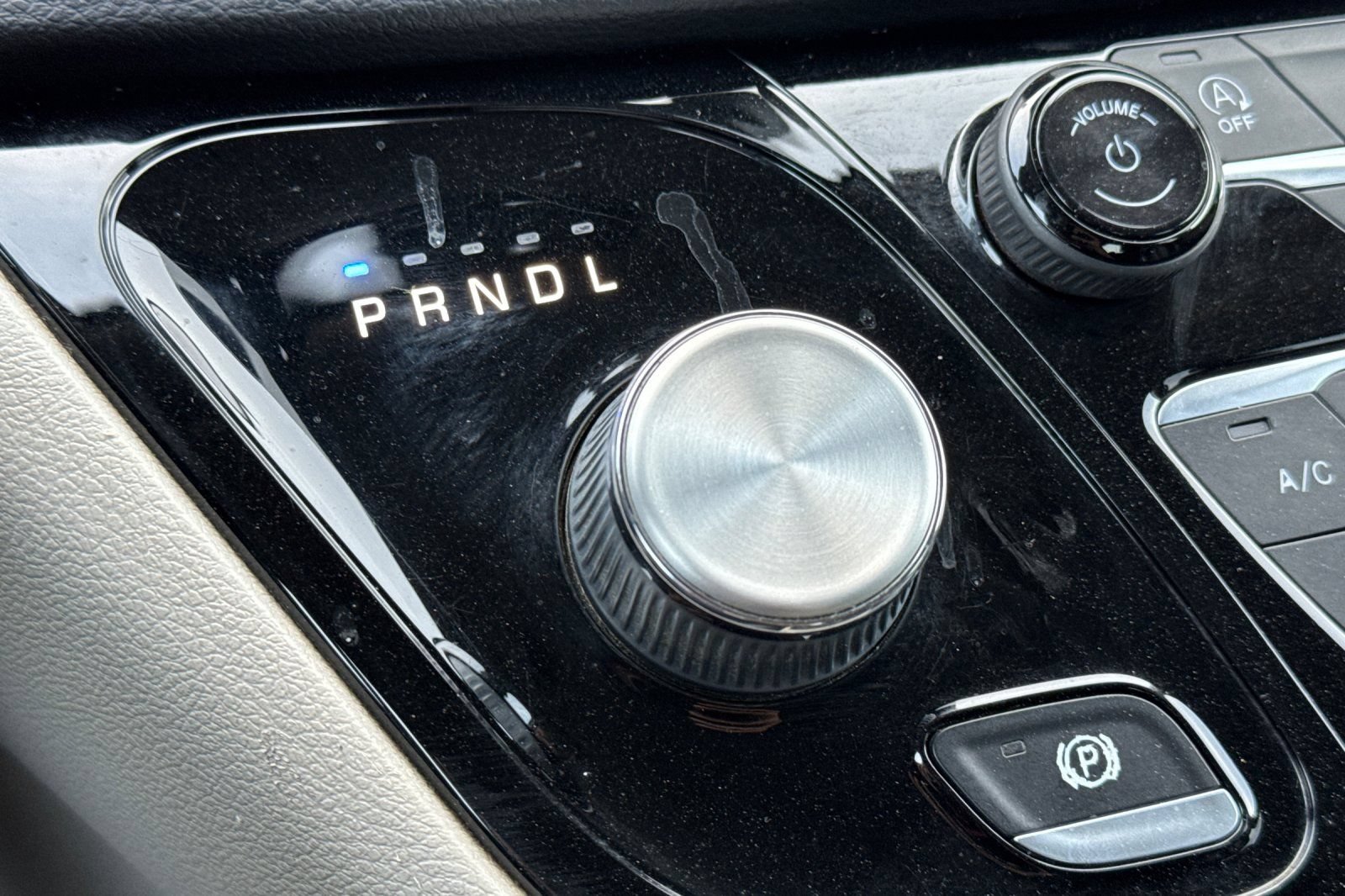 Used 2022 Chrysler Pacifica Touring-L FWD image 26