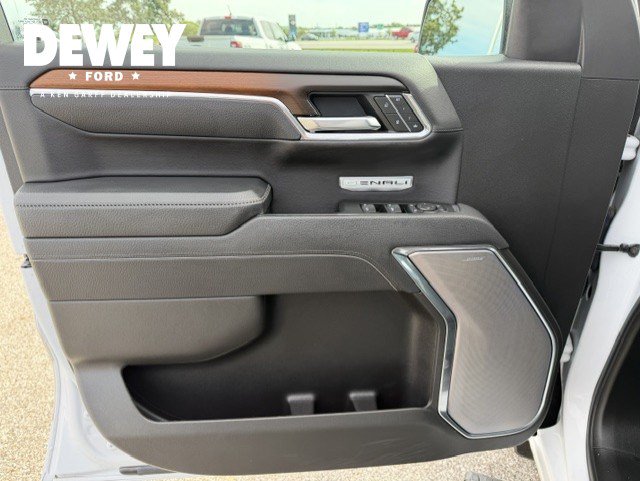 Used 2025 GMC Sierra 1500 Denali w/ Denali Reserve Package AWD/4WD image 13
