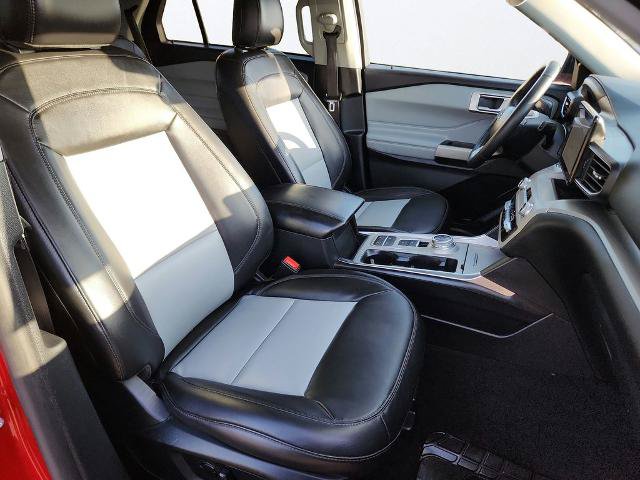 Certified 2023 Ford Explorer XLT w/ Equipment Group 202A RWD image 25