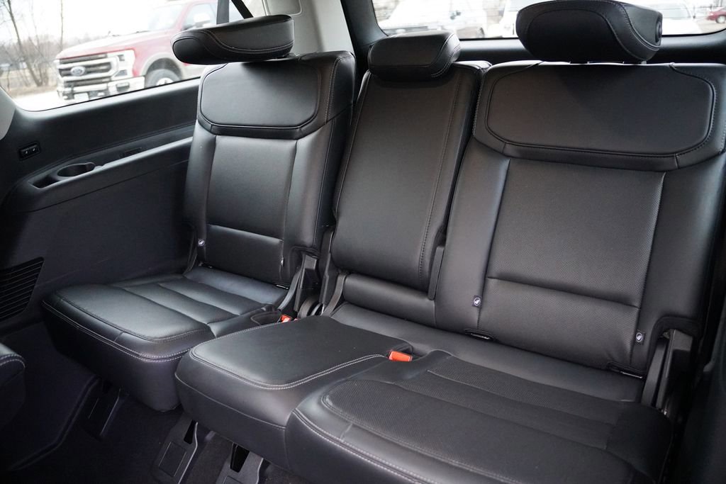 Certified 2025 Ford Expedition Max Platinum image 19