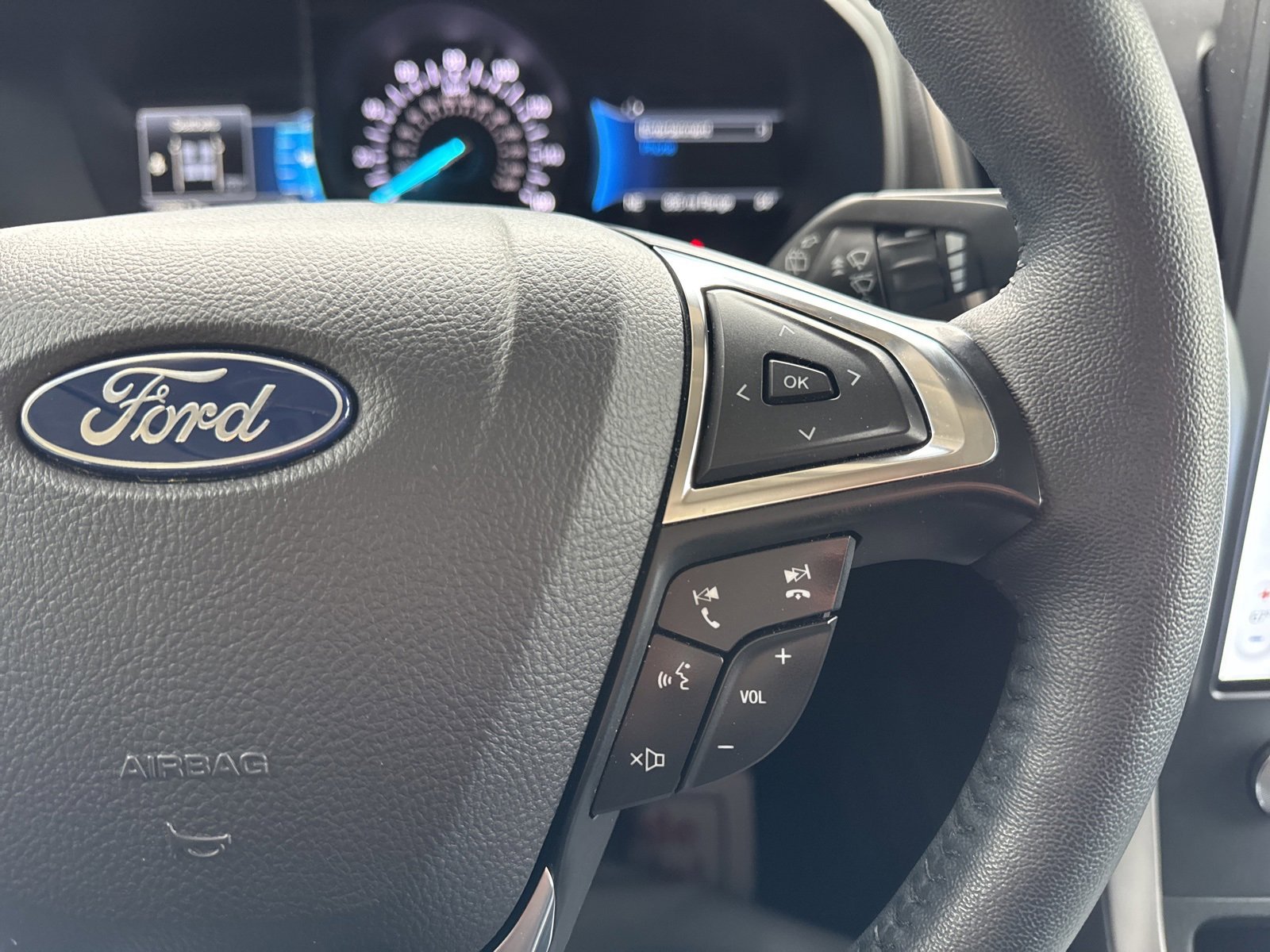 Certified 2024 Ford Edge SEL w/ Convenience Package image 29