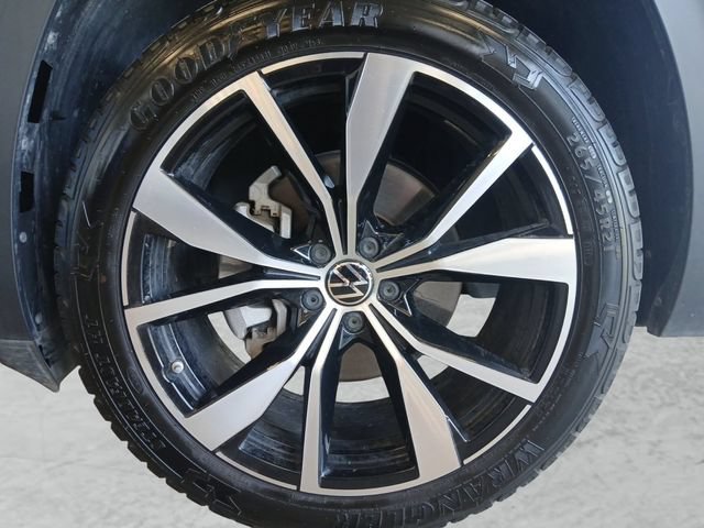 Used 2024 Volkswagen Atlas SEL Premium R-Line AWD/4WD image 24