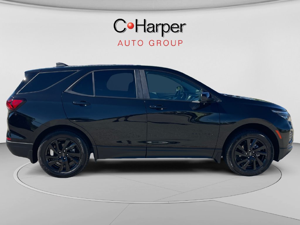 Used 2024 Chevrolet Equinox LS w/ LS Convenience Package AWD/4WD image 2