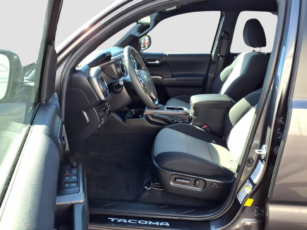 Used 2022 Toyota Tacoma TRD Sport AWD/4WD image 24