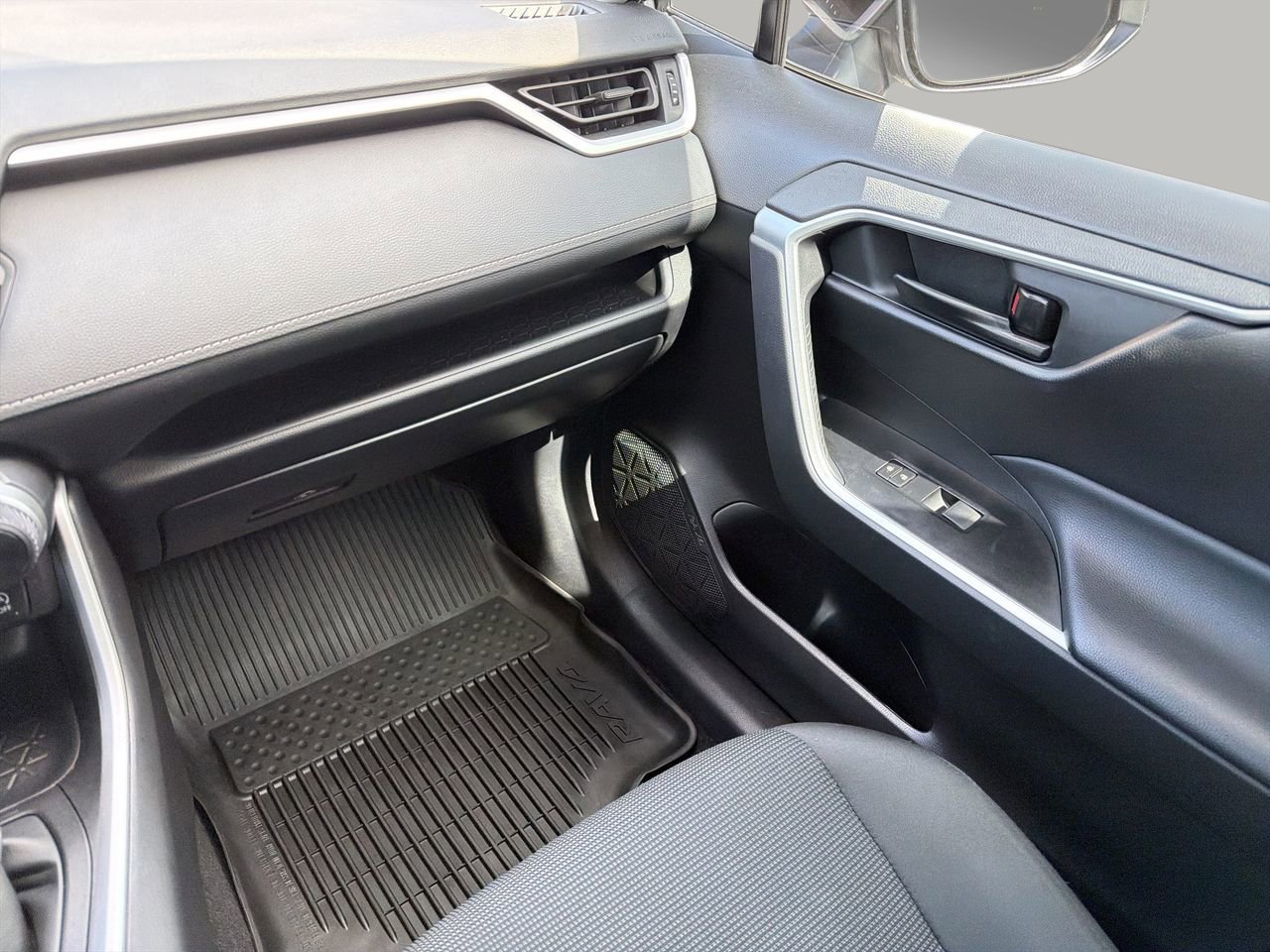 Used 2024 Toyota RAV4 LE FWD image 14
