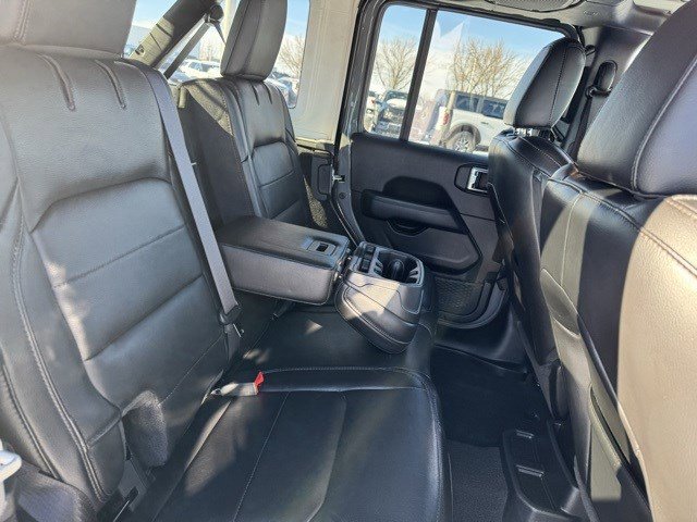 Used 2023 Jeep Wrangler Unlimited Sahara image 32