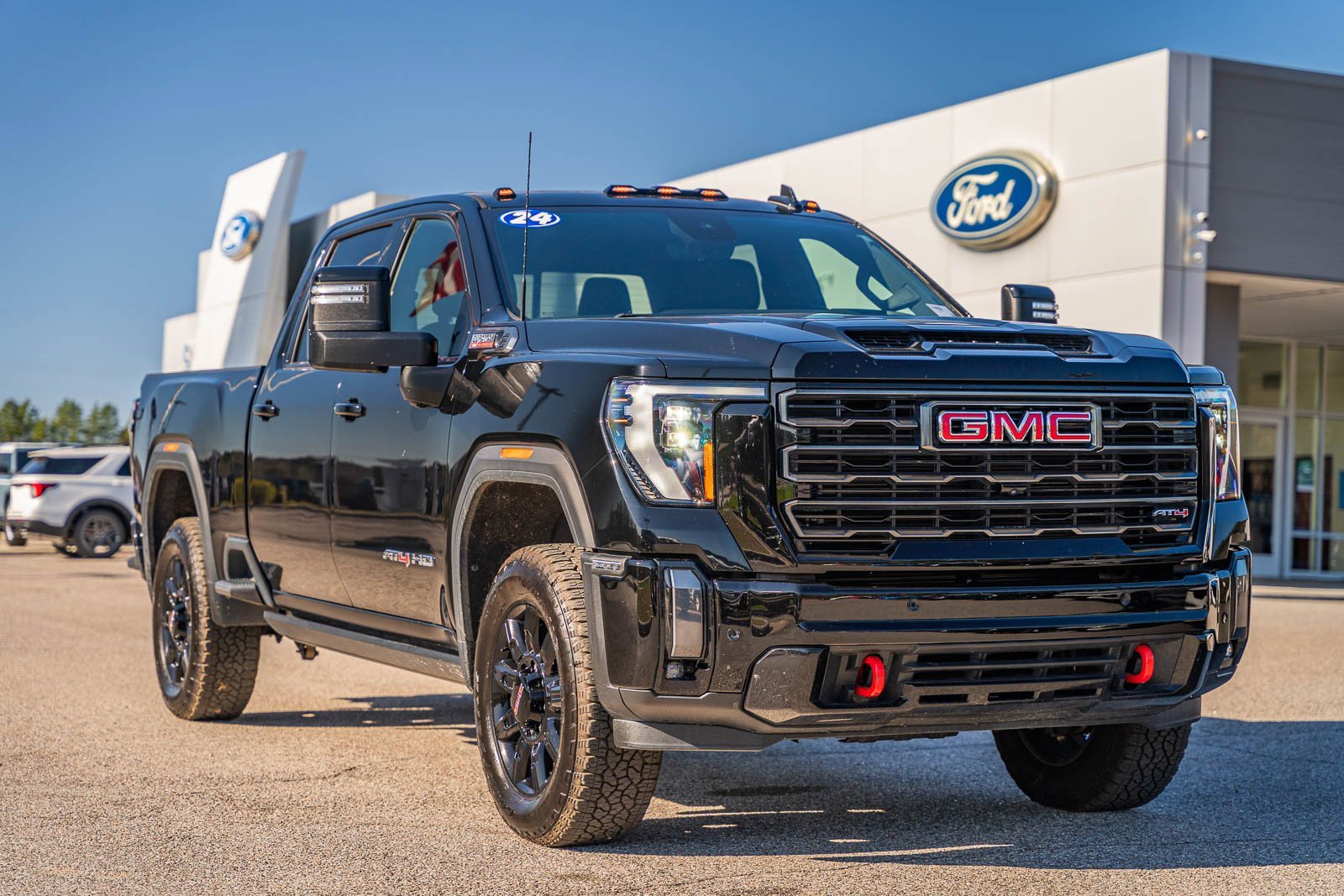 Used 2024 GMC Sierra 2500 AT4 w/ AT4 Premium Plus Package image 8