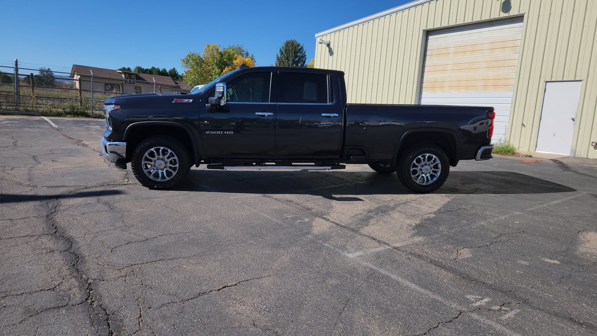 Used 2024 Chevrolet Silverado 2500 LTZ w/ LTZ Convenience Package AWD/4WD image 5
