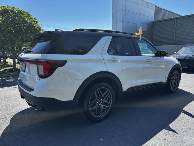 Certified 2025 Ford Explorer ST AWD/4WD image 5