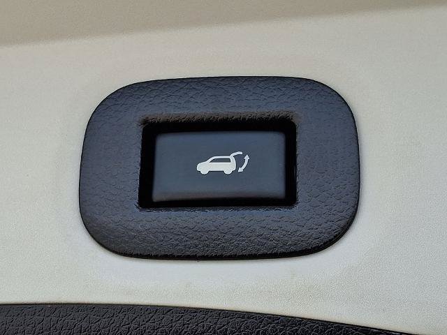 Used 2018 Nissan Rogue SV AWD/4WD image 28