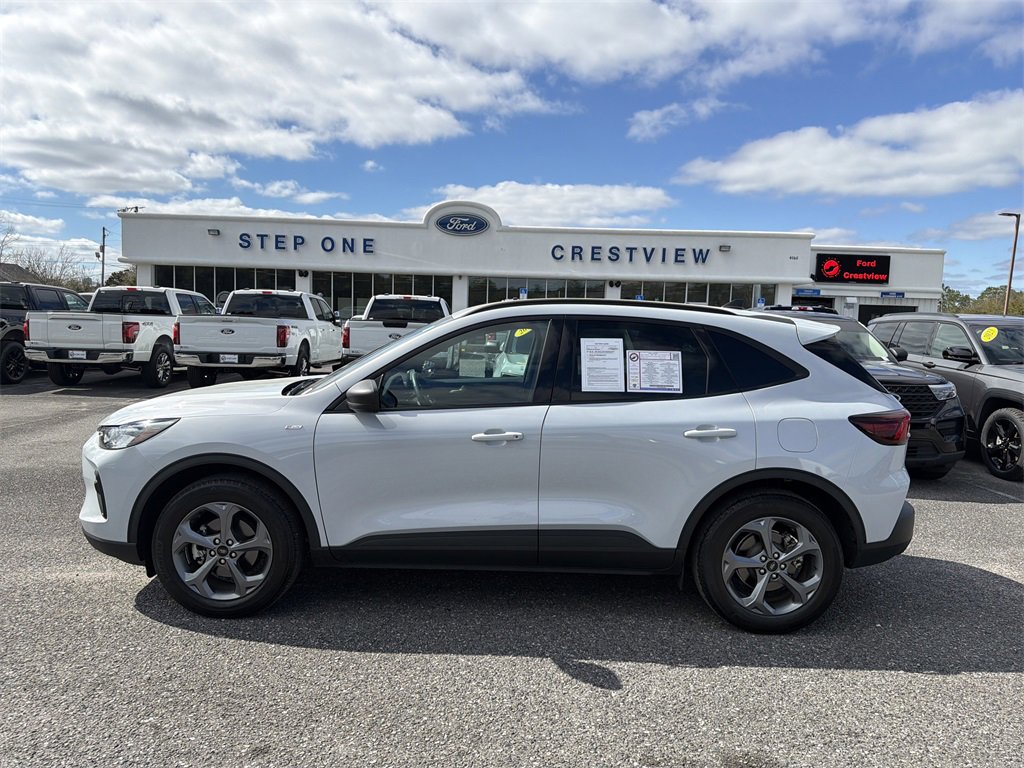 Certified 2025 Ford Escape ST-Line image 6