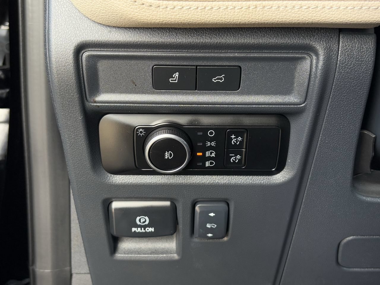 Certified 2024 Ford Expedition Limited RWD image 24