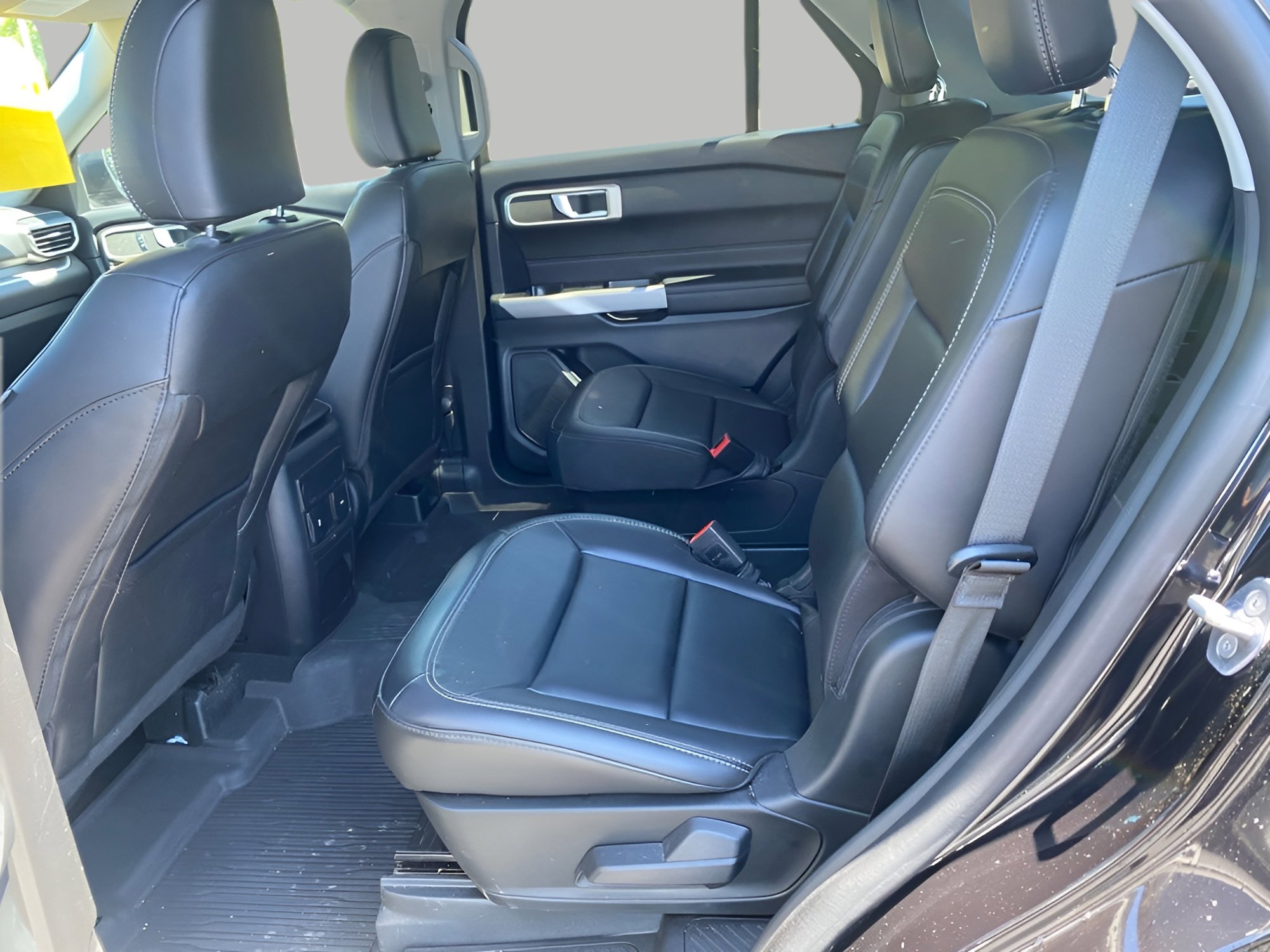 Certified 2024 Ford Explorer XLT w/ Equipment Group 202A AWD/4WD image 6