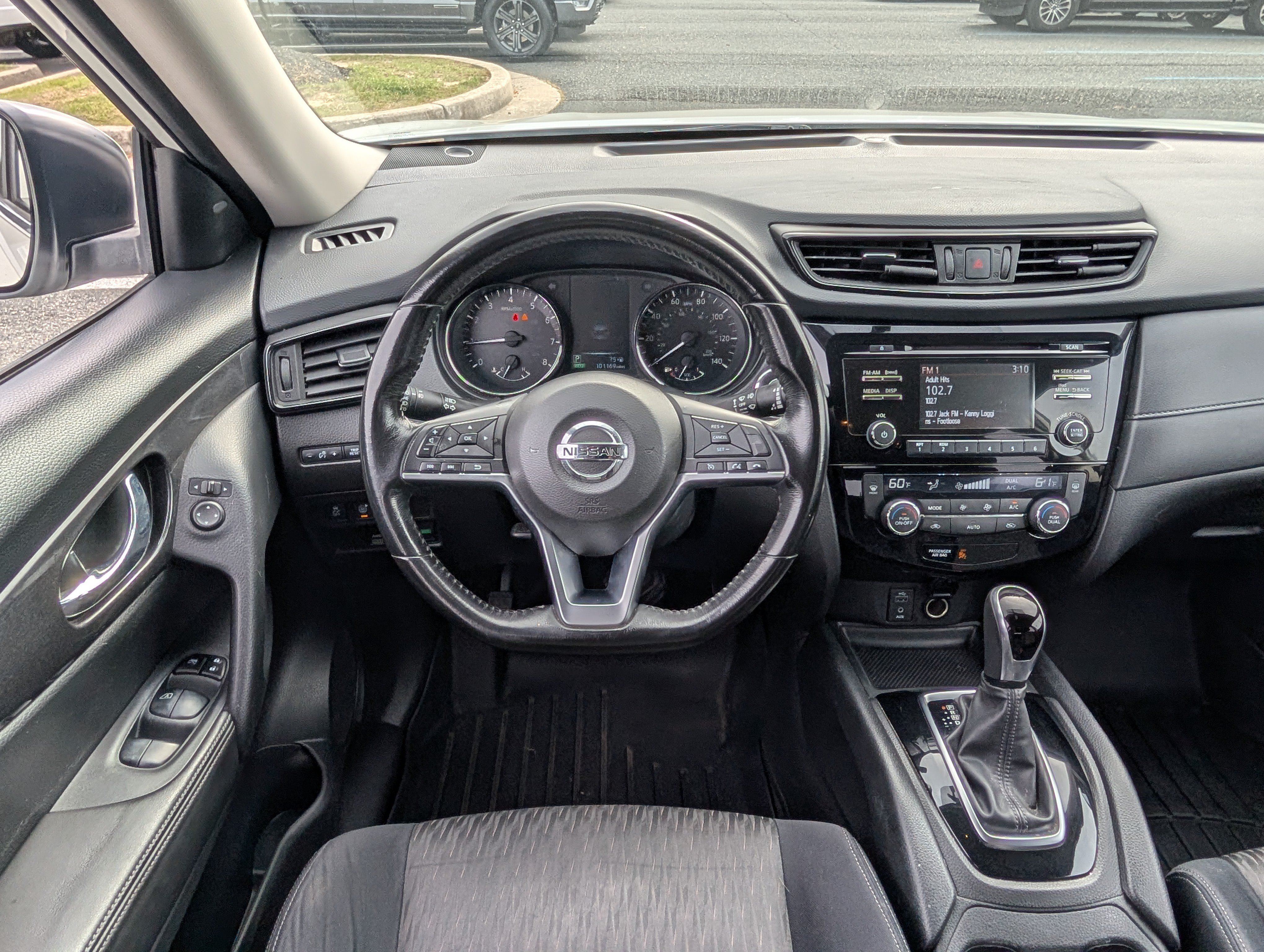 Used 2017 Nissan Rogue SV AWD/4WD image 18
