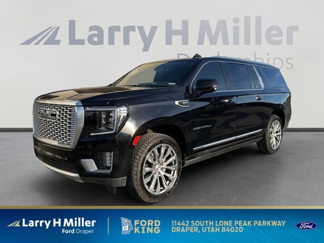 Used 2021 GMC Yukon XL Denali w/ Denali Ultimate Package AWD/4WD image 1