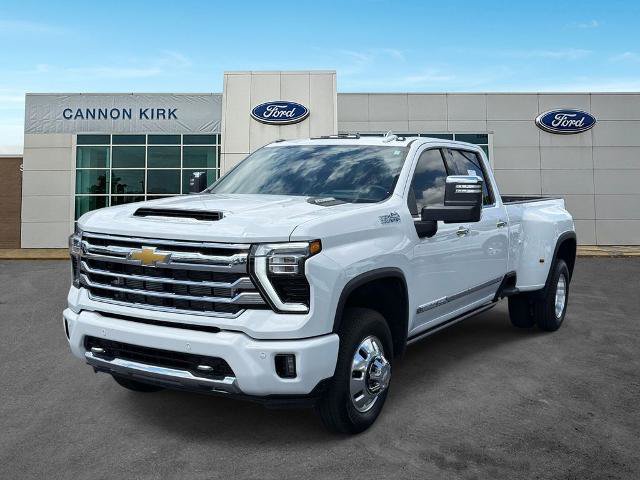 Used 2025 Chevrolet Silverado 3500 High Country w/ High Country Premium Package AWD/4WD image 3